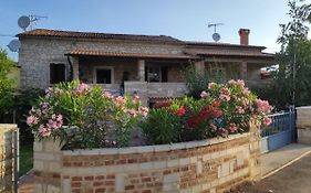Apartmani Memic 100 M Do Plaze, Apartments Memic Only 100M From Beach
