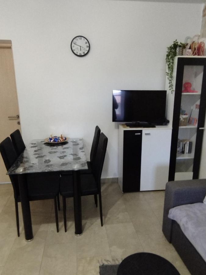 Apartmani Memic 100 M Do Plaze, Apartments Memic Only 100M From Beach Porec Esterno foto