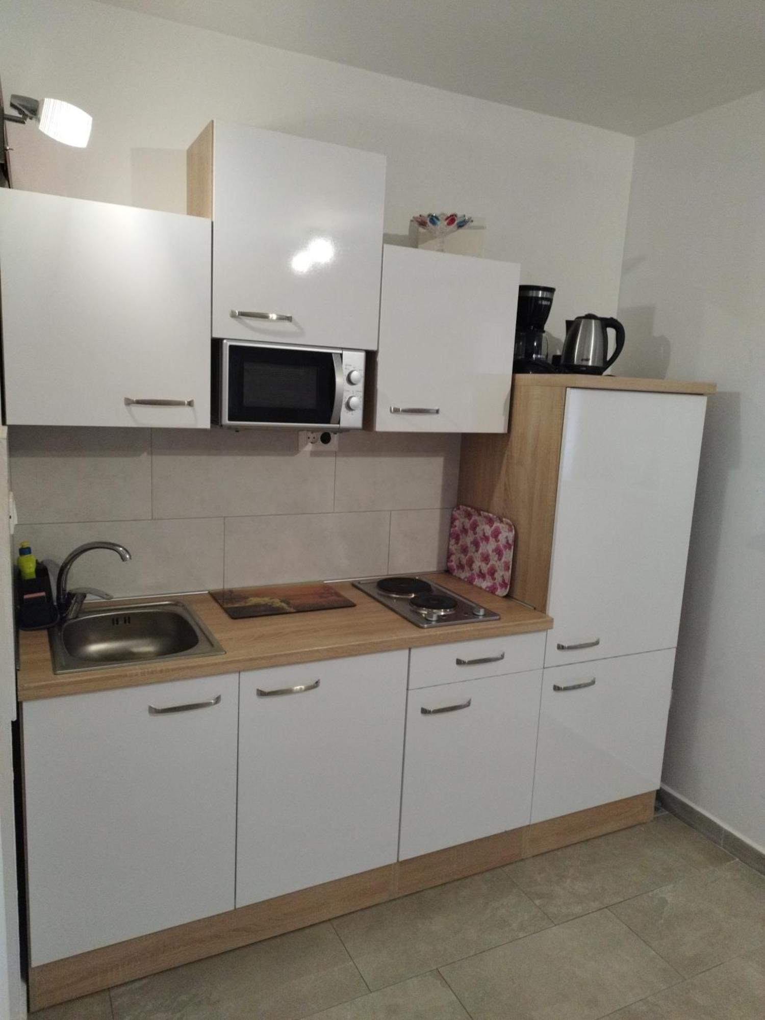 Apartmani Memic 100 M Do Plaze, Apartments Memic Only 100M From Beach Porec Esterno foto