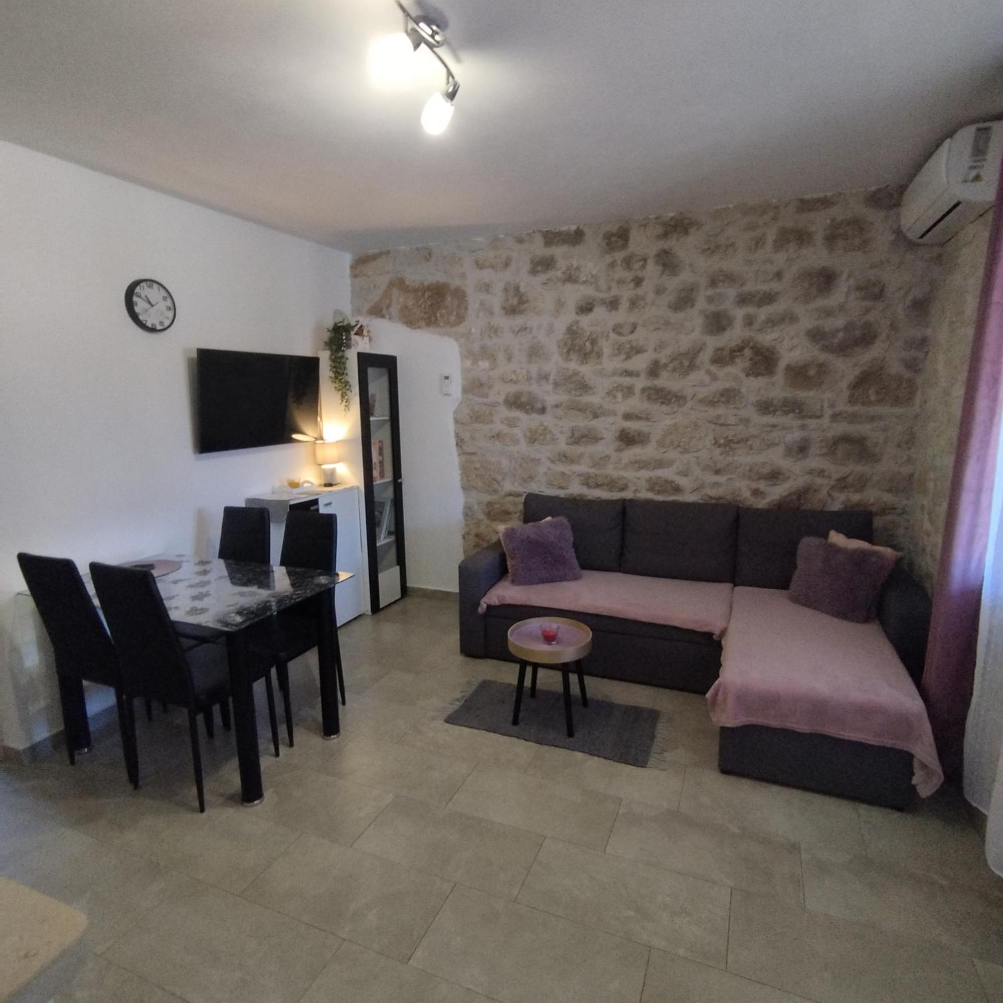 Apartmani Memic 100 M Do Plaze, Apartments Memic Only 100M From Beach Porec Esterno foto