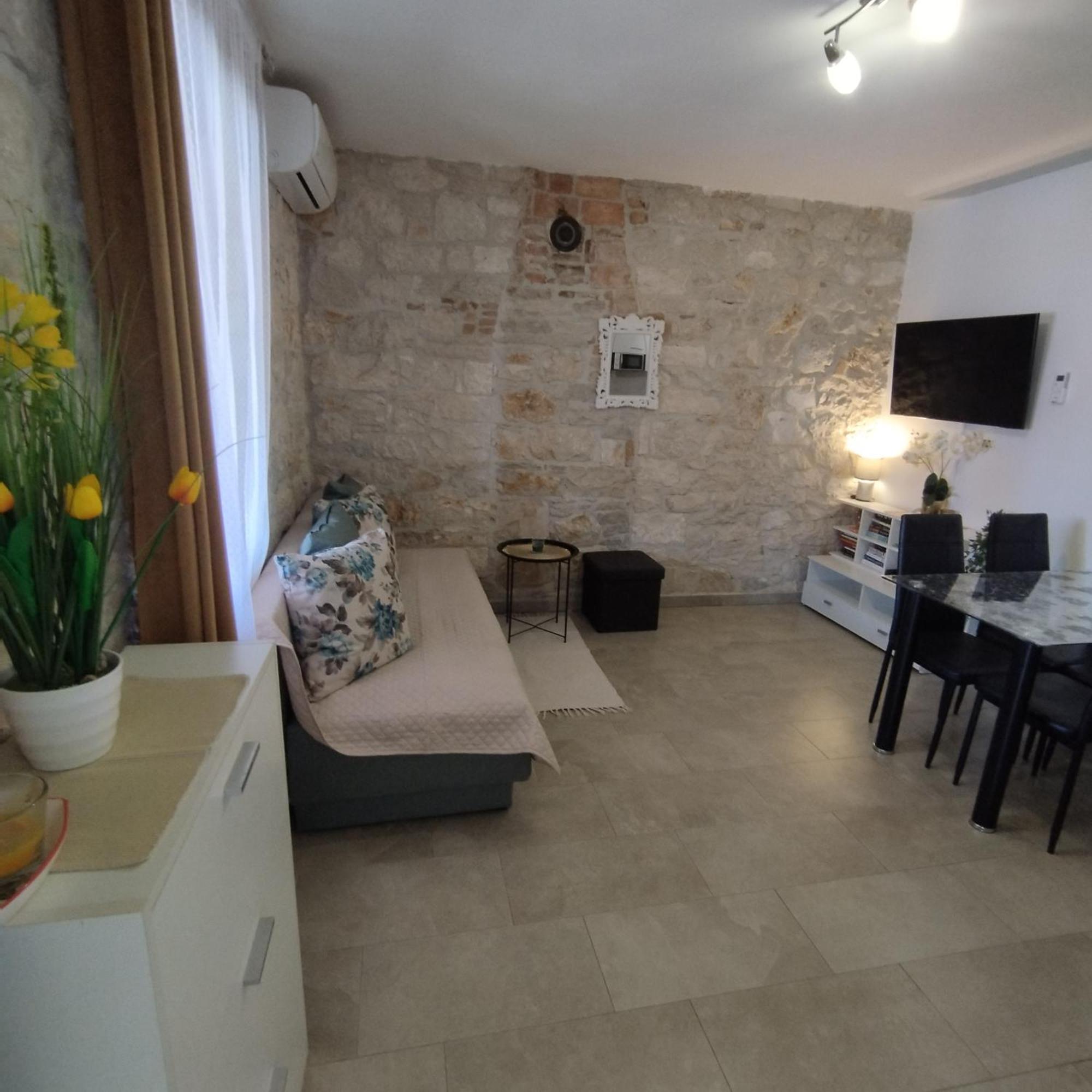 Apartmani Memic 100 M Do Plaze, Apartments Memic Only 100M From Beach Porec Esterno foto