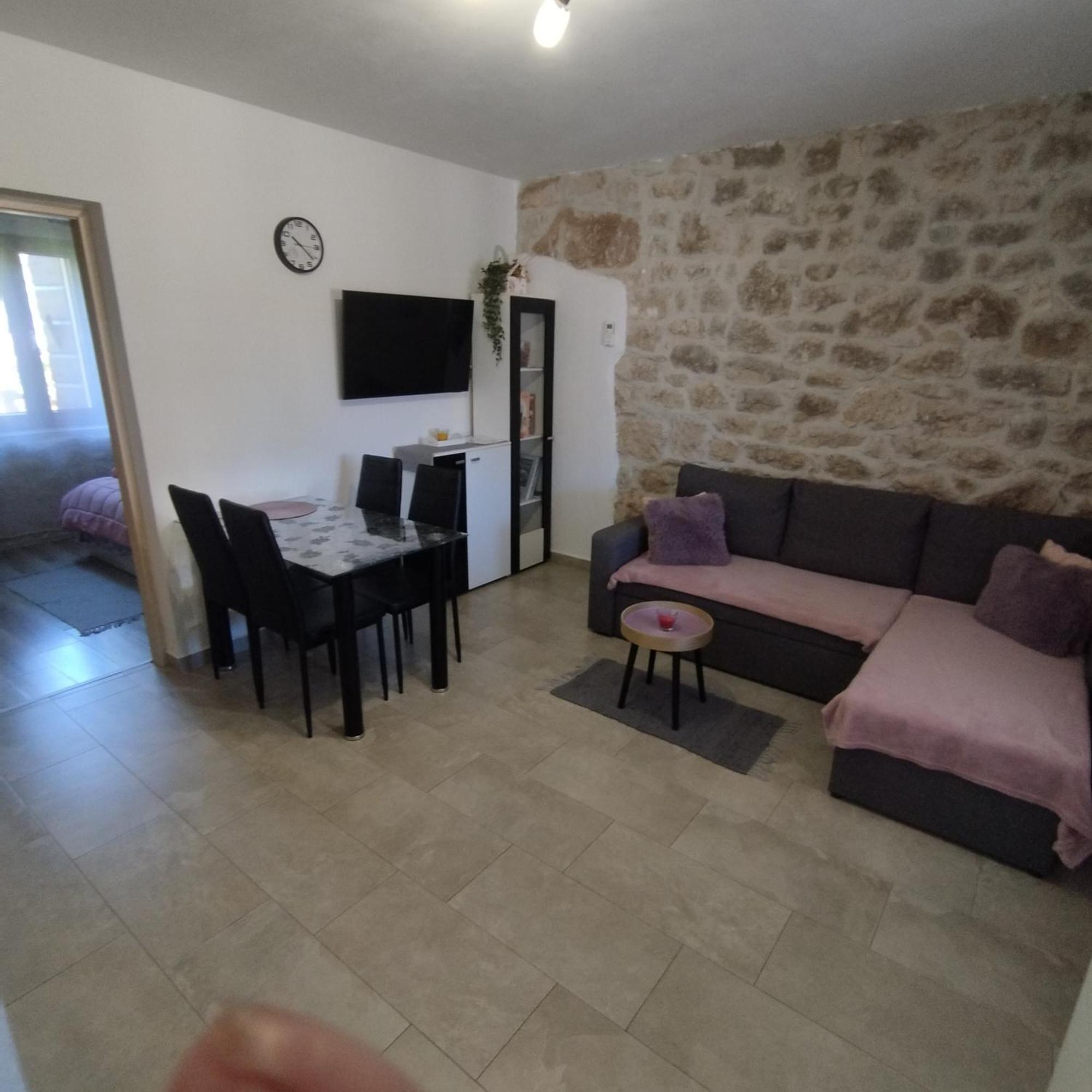 Apartmani Memic 100 M Do Plaze, Apartments Memic Only 100M From Beach Porec Esterno foto