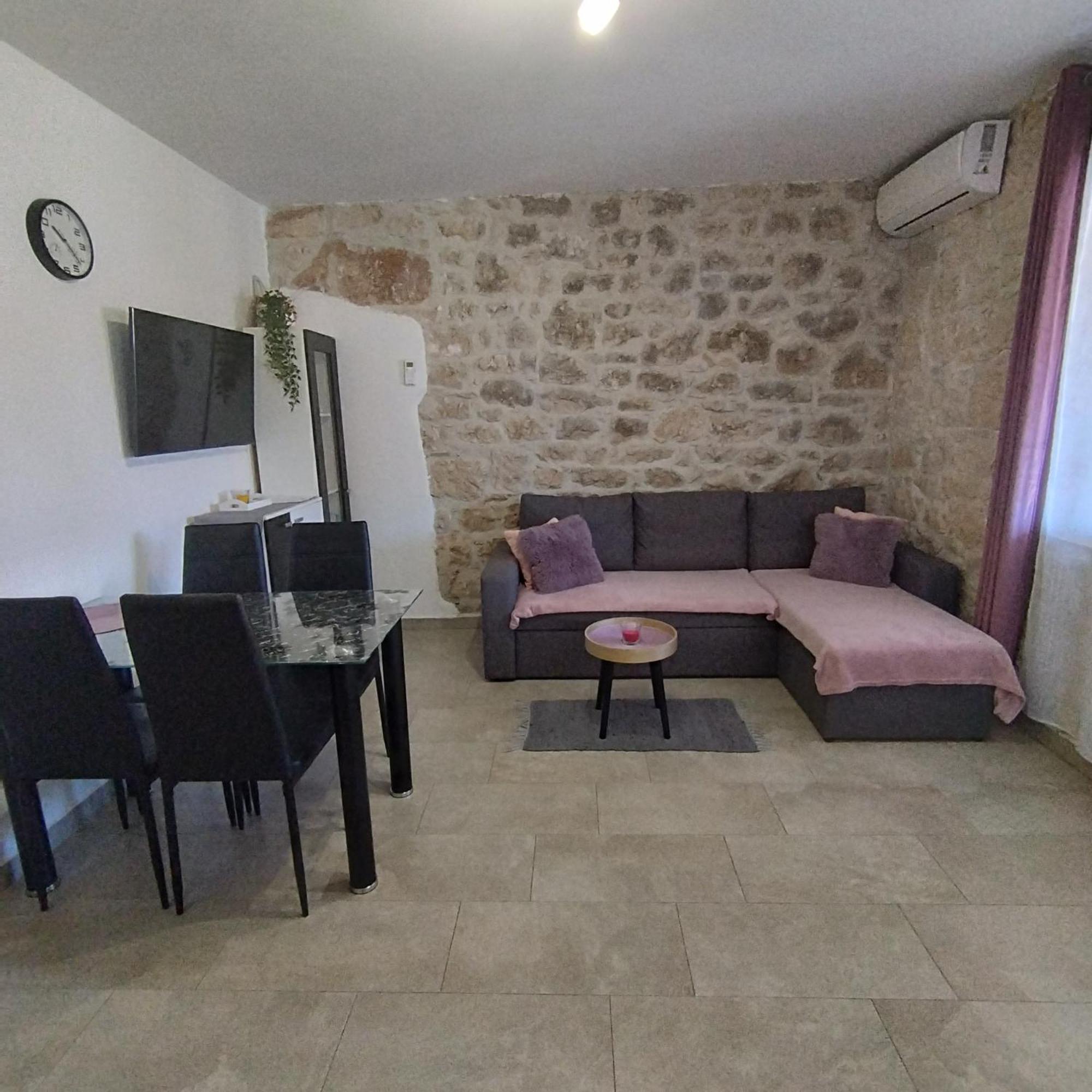 Apartmani Memic 100 M Do Plaze, Apartments Memic Only 100M From Beach Porec Esterno foto